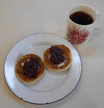 English muffin [b:b268022c0a][url=https://www.nwhikers.net/forums/viewtopic.php?p=1255771#1255771]with Blackberry Huckleberry jam[/url][/b:b268022c0a] 08/04/23 [/i:b268022c0a]
