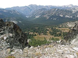 Large basin from Martin's summit looking WNW with Skookum Puss, Finney, Cub Lake, Baldy,  and Star Peaks .