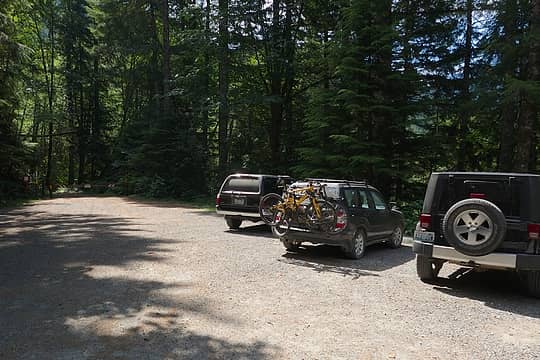 Parking with bikes at Dingford Creek