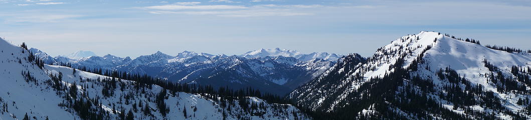 Panorama of Mt Rainier, Mt Daniel and Hinman, with Frosty Mtn in the foreground on the right