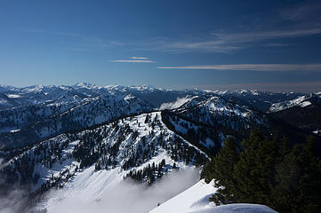 Foreground: Union Peak and McCausland. Background: Alpine Lakes Wilderness