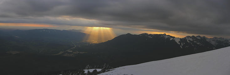 golden rays beaming into North Bend