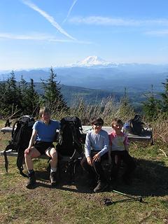 Picnic breakfast atop East Tiger