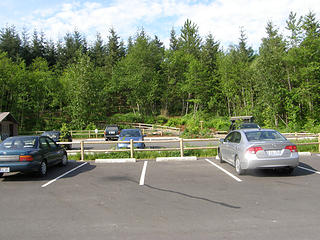 Snoqualmie Point parking lot at start of hike ~ 09:00AM