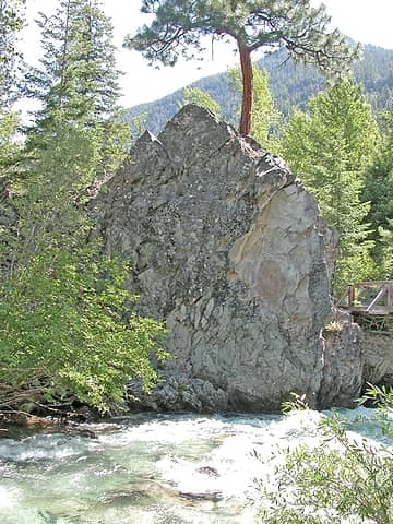 Eureka Creek bridge boulder.JPG