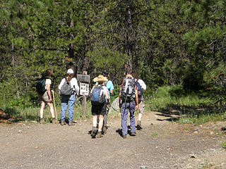 Group heading out to Hawkins Mtn.