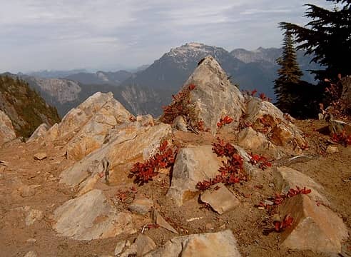 A mini mountain near Red Pass