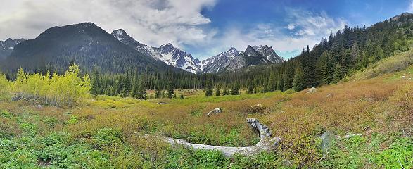 The meadow on the way to Lake Stuart