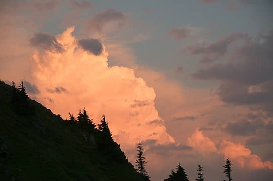 Ominous sunset clouds at Kendall Peak