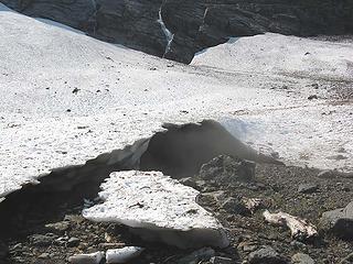 Snow apron, a thin layer of snow extending out from the base of the avalanche cones. Unlike the caves and the steep snow slopes, it never intimidates anyone.