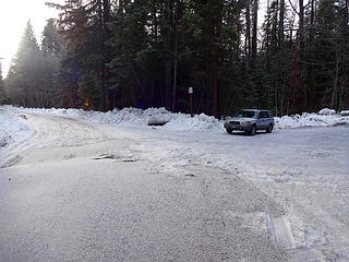 Parking at Cabin Ck Rd. The road turns into FR 41 at the end of the pavement.