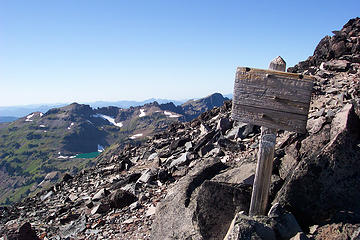 Blank sign near top of Pacific Crest Trail high route on Old Snowy Mountain in the Goat Rocks Wilderness in Washington State.