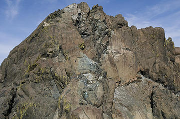 Ingalls Peak from the col (do you see the two climbers?)