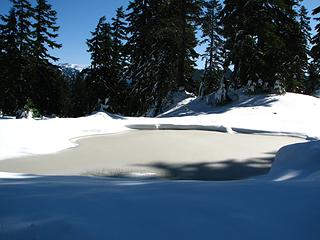 Alpine pond freezing up in October