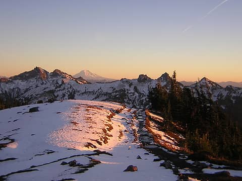 Early snow, early sunset near Paradise (wolfs)