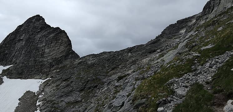 Hiker near the NIsleheim-Gimli Col