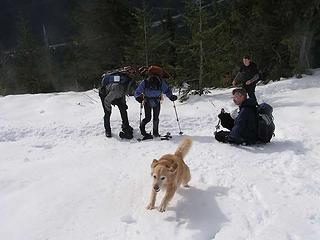 Oh boy, oh boy - snow, friends, a hike - the best!