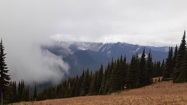Clouds rolling in at Buck Creek Pass
