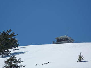 Zoomed in view of the Lookout on Lookout Mtn from the East ridge.