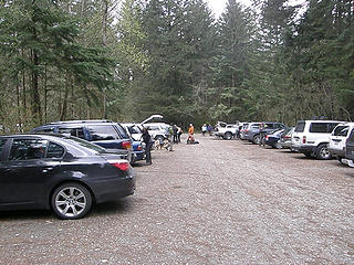 Mt Si parking lot. Parking in 2nd area filling up fast. Some already parked in 3rd area.