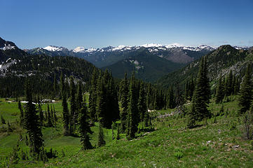 On the traverse to Lake Mary the views now really open up with Mt Rainier and Mt Daniel