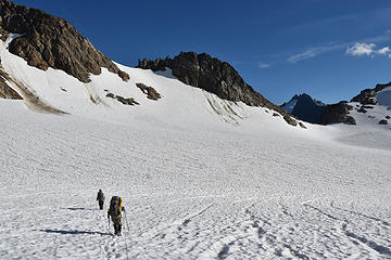Crossing the head of the S. Cascade Glacier