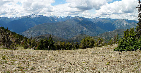 Pano looking SW as we near the Lookout