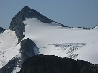WCNers ascend the Neve Glacier toward Snowfield Peak