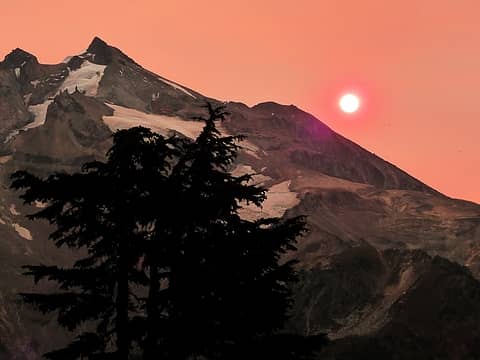 Sunrise over Glacier Peak