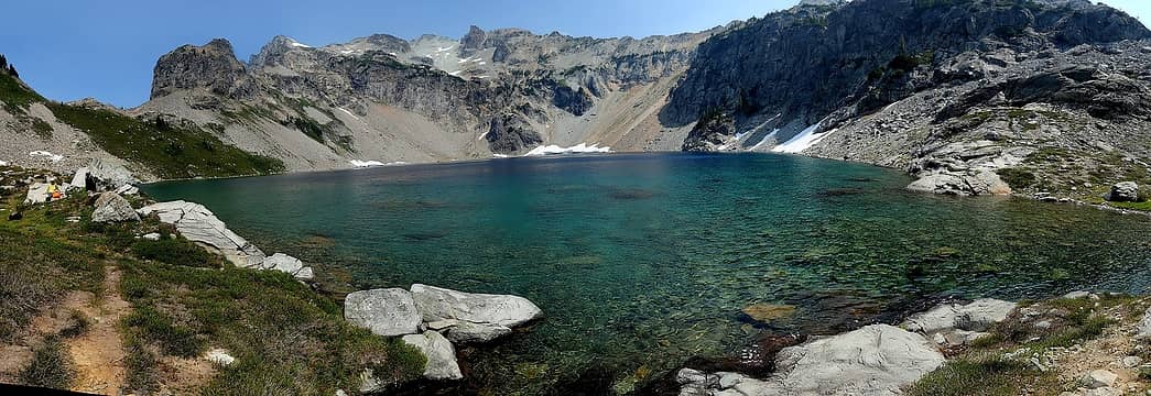 Crystal clear water and colors of Venus Lake