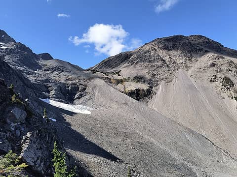 the lateral moraine leading towards cloudy pass