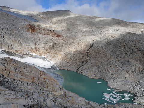 Unnamed lake below Hinman Glacier