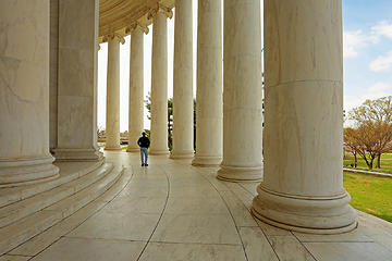 11- GaliWalker at the Jefferson Memorial