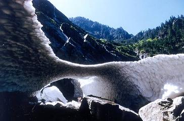 Big Four snow cave 1980 Charles Anderson photo