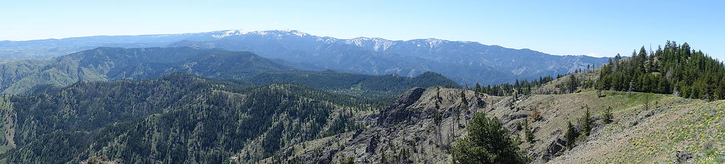 Upper Chopper Ridge leading to Twin Peaks.