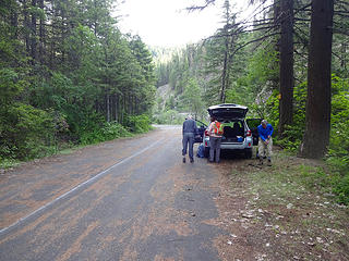 Parking along a section of The Old Blewett Pass Highway about 2/3 of a mile south of Etienne Ck.