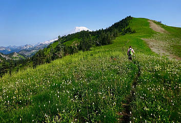 Ridge walk to Tatoosh Peak