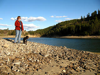 Robin and Kali taking in the views at Lake Roosevelt, Eastern Washington.