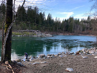 Gold panning at Big Eddy Park on the Skykomish River 1/26/19