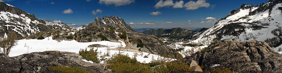 Prusik Peak to McClellan Peak from above Inspiration Lake