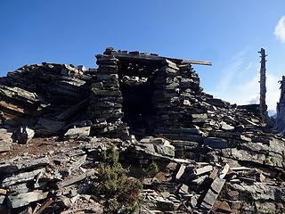 A shelter on Scotchman's summit. This was also a former lookout site.