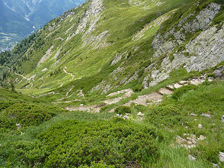 trail down down down towards Les Houches