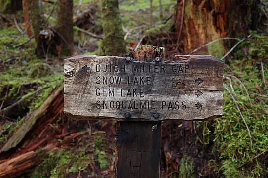 Sign at the intersection of Rock Creek Trail and Middle Fork Trail