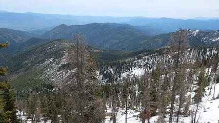 s.e. from Milton summit. The highest point in the distance is Lookout Mountain, with a standing lookout.