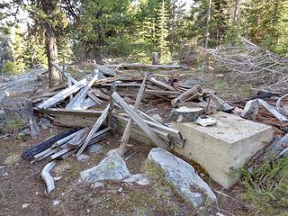Debris from lookout on Mt Annie summit.