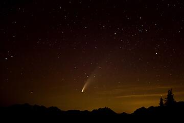 Neowise Comet from Mt. Stone 071520 (photo courtesy C. Sampaio) 01