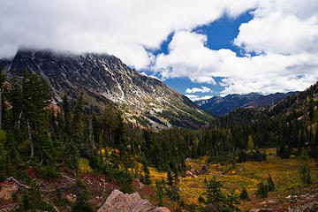 Mount Stuart, Ingalls Creek Valley and fall colors from Headlight Basin
