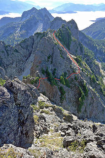 Approximate route from the ridge crossing to the notch (by red rock)
