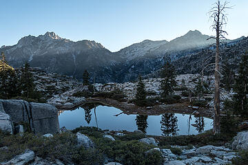 sawtooth and little granite peak from boulder creek lakes