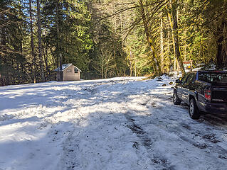 There was a lot of snow at the Dingford trailhead. The left side under the trees was partially melted out
